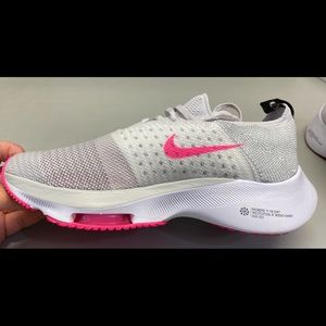 Nike Air Zoom Tempo FK size 5.5